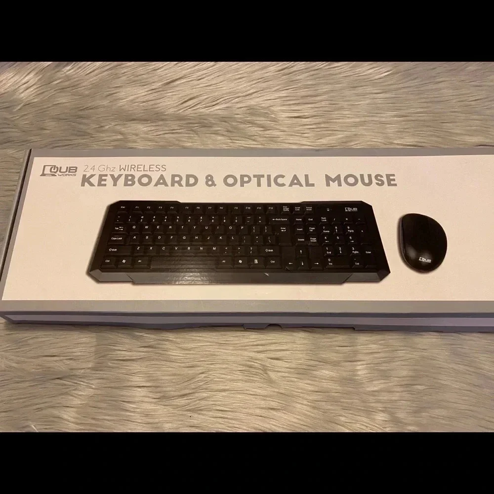 QUB Works 2.4Ghz Wireless Keyboard & Optical Mouse